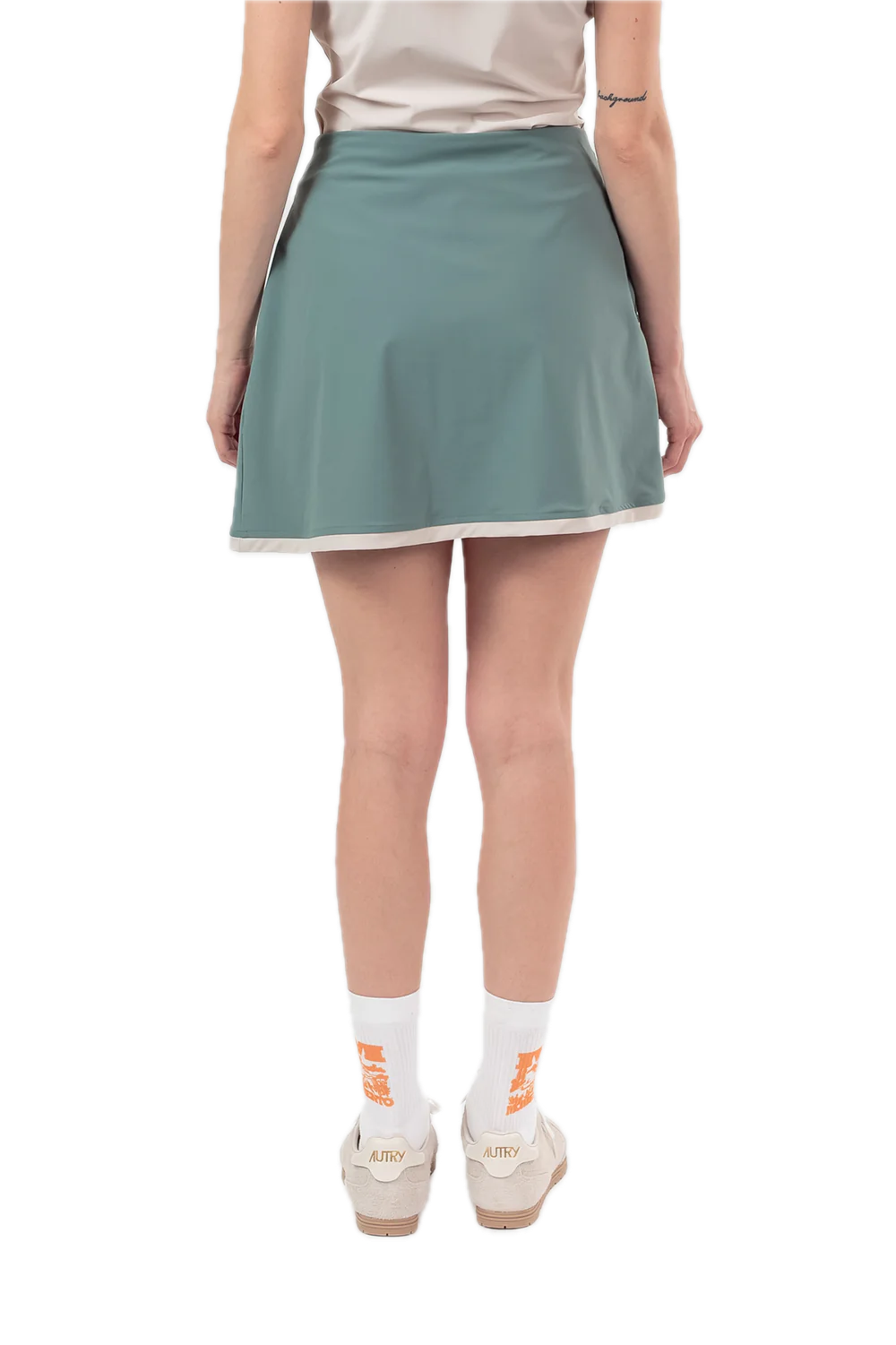 Momento No Roots Gonna